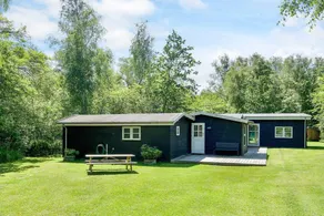 Holiday home with sauna, barbeque & terrace - Image 4