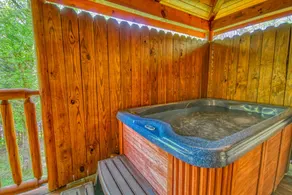 Familienfreundliches Ferienhaus mit Grill, Whirlpool und privatem Pool | Stadtblick - Image 3