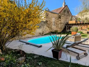 Labelled cottage in Burgundy with shared pool - Image 3