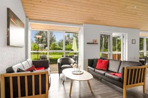 Child-friendly holiday home with garden, terrace & hot tub | Pets are welcome - Image 2