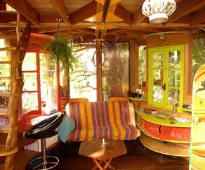 Rustic Tree House Rental for a Remote Holiday near Ussel, France - Image 2