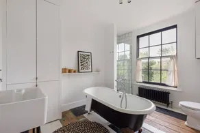 Holiday apartment with garden - Image 3