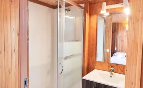 Mobile home with BBQ, heated pool & hot tub - Image 5