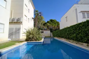 Appartement de vacances avec piscine, jardin et terrasse - Image 3