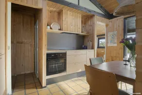 1970s holiday home with beach at the road's end - Image 5