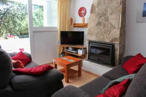 House with garden, barbecue & terrace | Garden view - Image 4