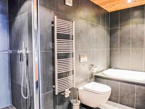 Holiday apartment with sauna & hot tub | Mountain view - Image 4