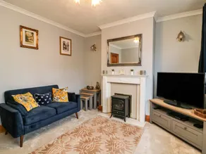 Cottage with garden - Image 3
