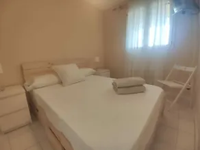 Lovely apartment with pool - Image 2