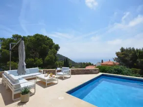 Villa with private pool, garden & barbeque - Image 4