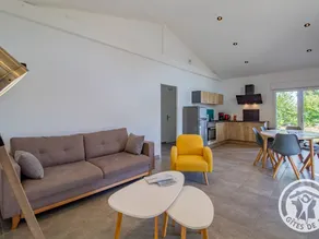 Cottage with BBQ & garden - Image 2