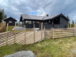 House with terrace & garden - Image 2