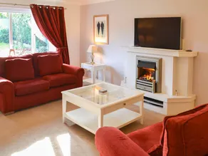 Family-oriented charming cottage with garden - Image 2