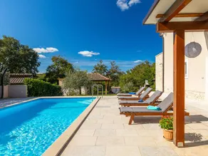 Fully equipped lovely holiday home with barbecue, private pool & terrace - Image 4