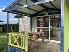 Chalet con terraza y piscina climatizada - Image 4