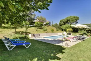 Villa with BBQ, garden & terrace - Image 5