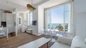Family-friendly charming flat | Close to Promenade des Anglais | Beach nearby | Good for workation - Image 3