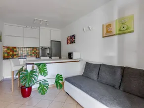 Flat with jacuzzi, terrace & garden - Image 5