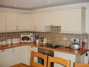 Children-friendly cottage with barbecue & garden - Image 5