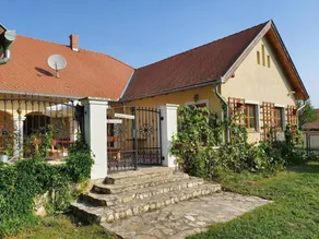 Ferienhaus mit Grill, Terrasse und privatem Pool | Naturblick - Image 2