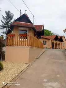 Fully equipped holiday apartment with terrace & garden - Image 4