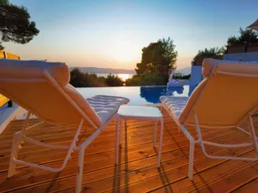 Fully equipped pleasant holiday home with barbecue, terrace & private pool | Mountain view | Perfect for remote work - Image 5