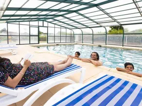 Beautiful chalet with terrace & heated pool | Close to the beach - Image 2