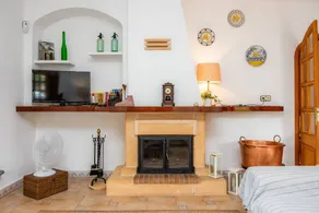 Maison adaptée aux familles avec internet haut débit, jardin et terrasse | Vue ville | Adaptée au travail à distance - Image 5