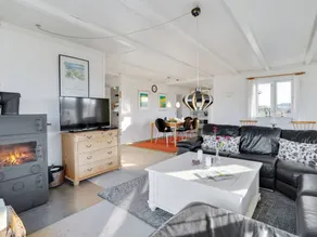 Child-friendly wonderful house with terrace | Next to the beach - Image 2