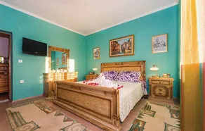 Holiday home with garden, terrace & private pool - Image 4