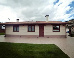 House with terrace, garden & barbecue | Mountain view - Image 3