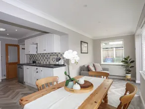 Beautiful cottage with garden | Beach view - Image 2