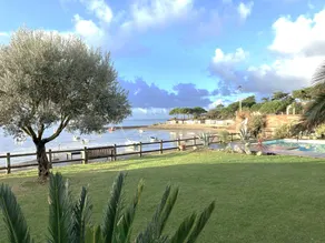 Maison de vacances avec barbecue, terrasse et jardin | Vue sur l'eau - Image 3