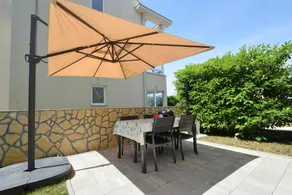 Apartment with terrace & barbecue - Image 2
