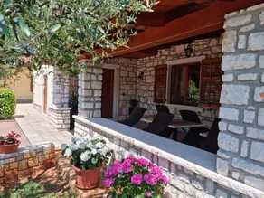 Private room with garden & terrace - Image 3