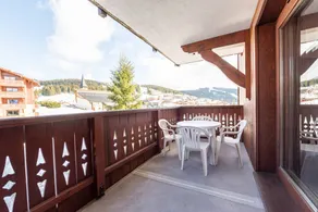 Children-friendly flat with heated pool & sauna | Mountain view | Next to the ski - Image 2