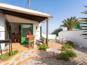 House with BBQ, garden & terrace - Image 3