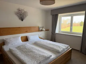 Flat with garden & terrace - Image 4