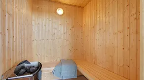 Holiday home with garden, barbecue & private pool - Image 4