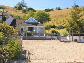 Cottage with garden & terrace - Image 2