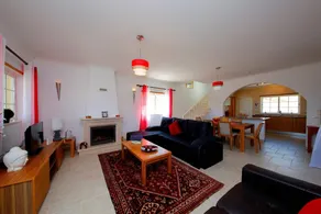 Fully equipped villa with terrace, garden & private pool - Image 3
