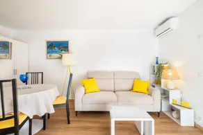 Fully equipped nice holiday apartment | Garden view - Image 2