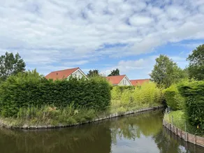 Maison avec terrasse et jardin - Image 5