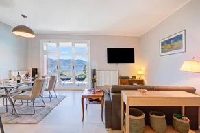 Elegant Panorama Lake View Terrace with Pool - Image 3