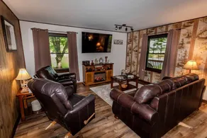 Rustic, Pet Friendly Cabin near East Fork Lake, Olney, Illinois - Image 4