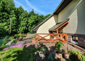 Private room with garden, terrace & barbeque | Garden view - Image 4