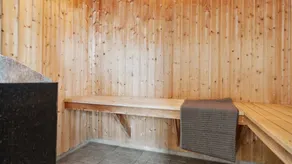 Family-oriented spacious holiday home with garden, hot tub & private pool | Pets allowed - Image 4