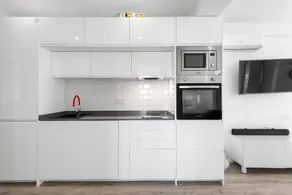 Wohnung mit Pool | Stadtblick - Image 4