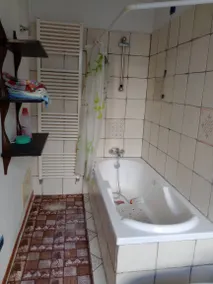 Dedicated room with garden - Image 2