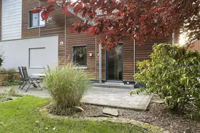 Holiday home with garden & terrace - Image 2
